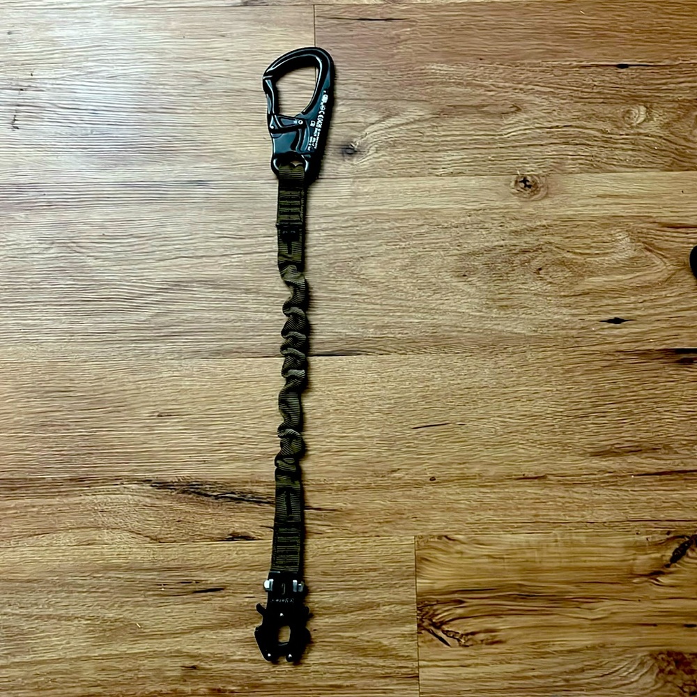 Yates Military HELO Lanyard